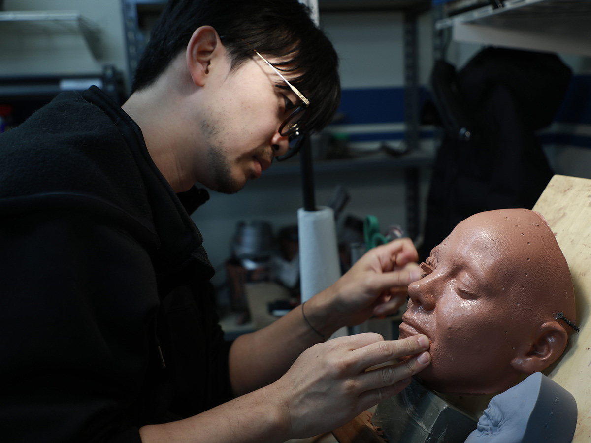 『MaXXXine マキシーン』特殊造形アーティスト:吉沢コーダイ ハリウッドのワークスタイルとは【CINEMORE ACADEMY vol.39】