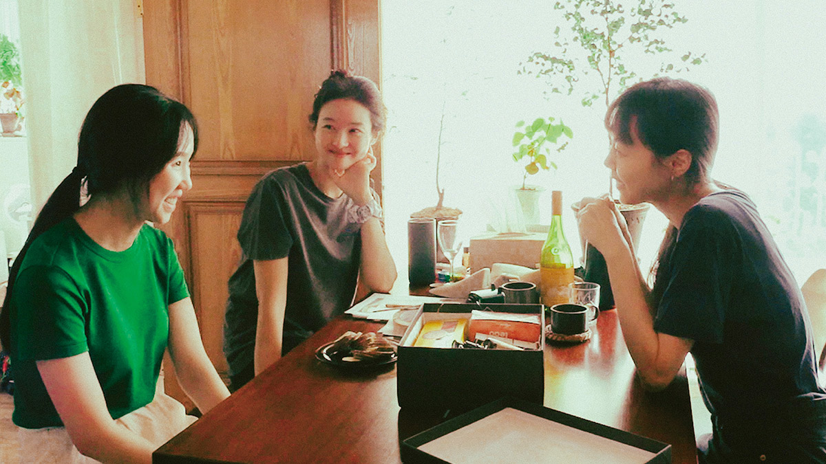 『私たちの一日』心地よい日差しと風通しの中に遍在するいくつもの可能性