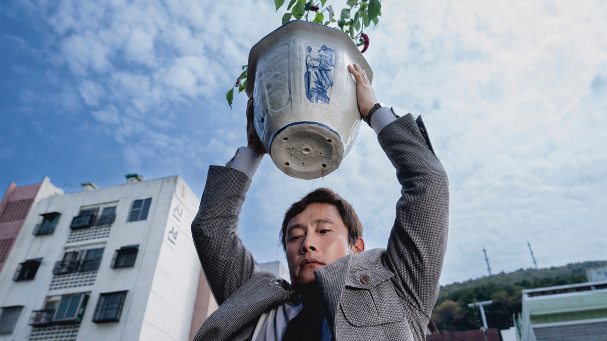 イ・ビョンホンおすすめ映画6選！　“死んだ目”が最強の武器！韓国の国宝級俳優！