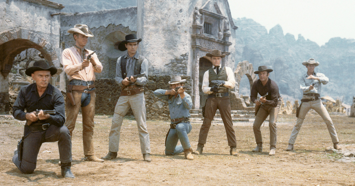 映画『荒野の七人』銃構える7人の写真/スティーブ・マックイーン、ユル・ブリンナー